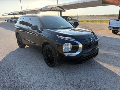 2023 Mitsubishi Outlander SE
