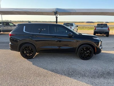 2023 Mitsubishi Outlander SE