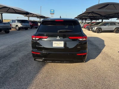 2023 Mitsubishi Outlander SE