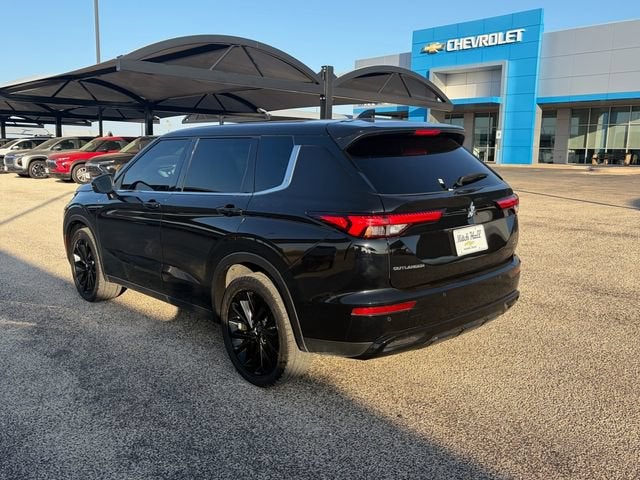 2023 Mitsubishi Outlander SE